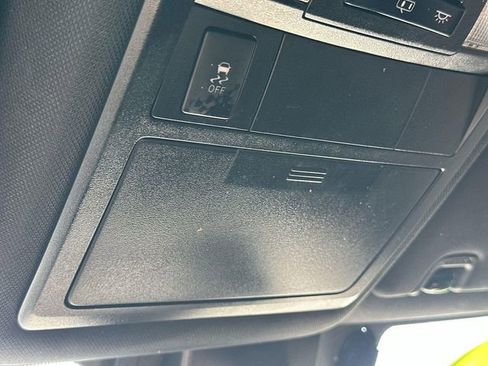 Used 2018 Toyota Tacoma TRD Sport w/ Technology Package image 36