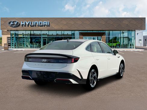 New 2026 Hyundai Sonata SEL FWD image 8