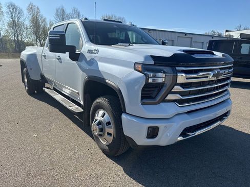 Used 2026 Chevrolet Silverado 3500 High Country w/ High Country Premium Package image 4