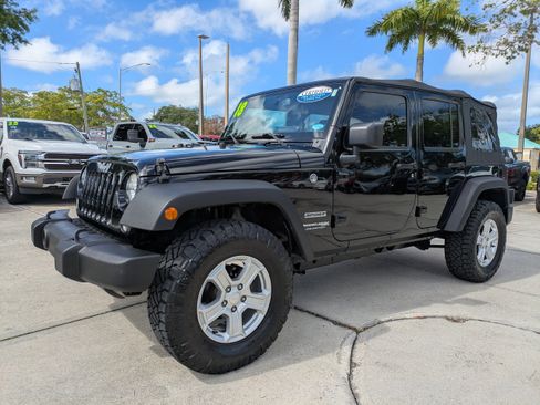 Used 2018 Jeep Wrangler Unlimited Sport S AWD/4WD image 7