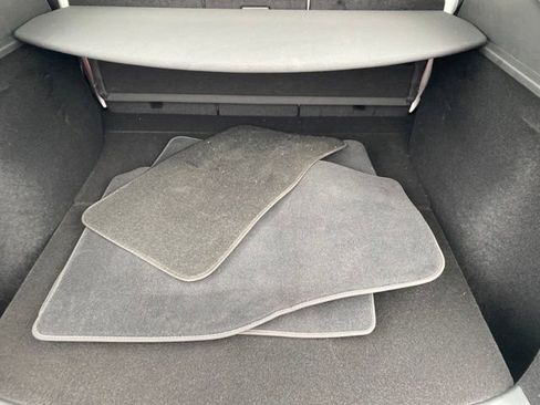 Used 2025 Tesla Model Y Long Range image 26