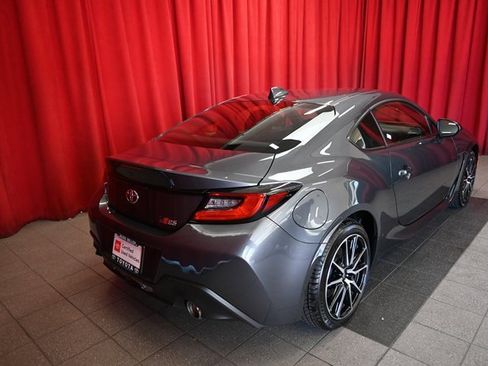 Certified 2025 Toyota GR86 w/ ALL Weather Mat Package (TMS) image 5