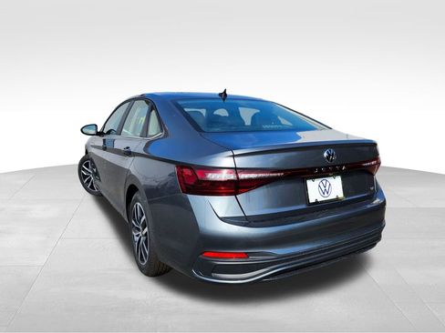 New 2025 Volkswagen Jetta SE image 4