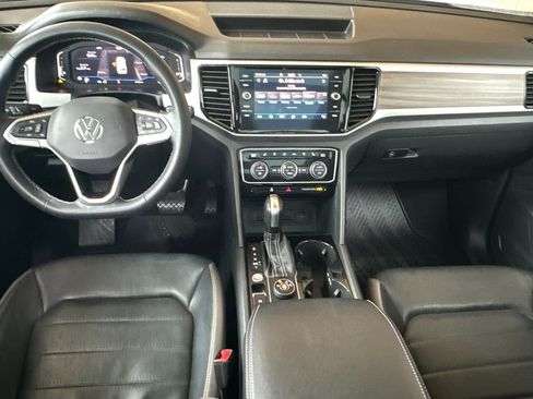 Used 2021 Volkswagen Atlas SEL Premium image 14