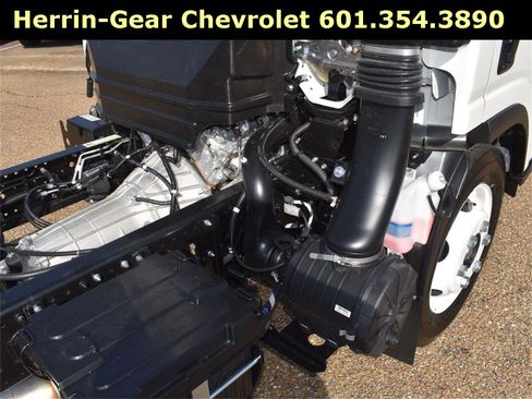 New 2025 Chevrolet Low Cab Forward image 17