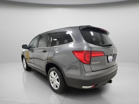 Used 2016 Honda Pilot LX image 9
