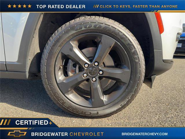 Used 2023 Jeep Grand Cherokee L Laredo AWD/4WD image 7