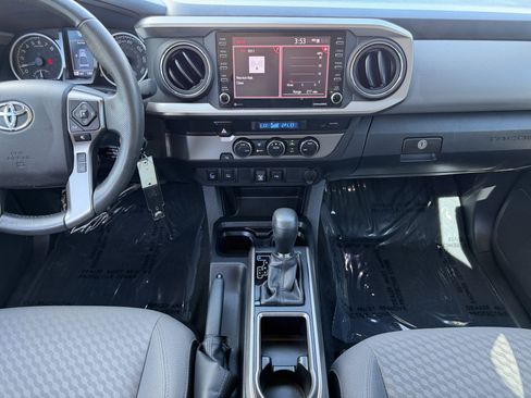 Used 2022 Toyota Tacoma SR5 w/ Technology Package RWD image 15