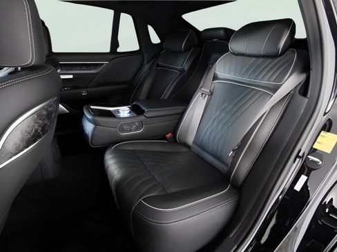 Used 2024 Genesis G90 3.5T AWD/4WD image 36