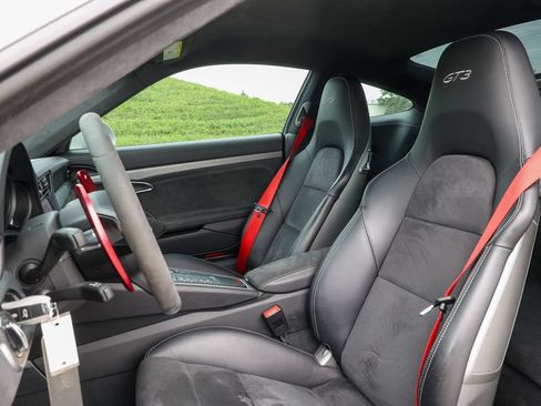Certified 2018 Porsche 911 GT3 RWD image 5