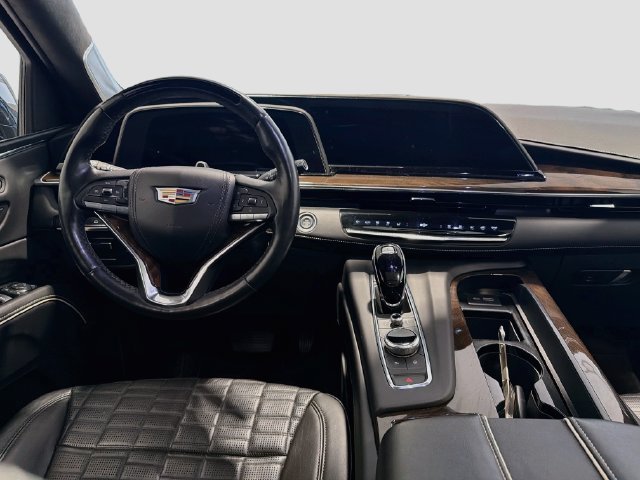 Used 2024 Cadillac Escalade Sport Platinum w/ LPO, ONYX Package AWD/4WD image 19
