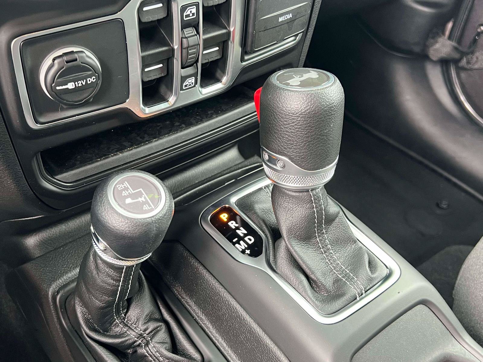 Used 2026 Jeep Wrangler Unlimited Sahara AWD/4WD image 15