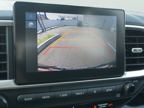 Used 2025 Hyundai Venue SEL FWD image 34