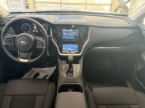 Used 2025 Subaru Outback image 8