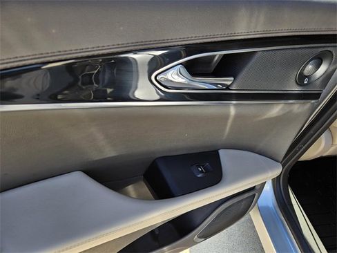 Used 2022 Lincoln Nautilus Reserve w/ Equipment Group 201A image 11