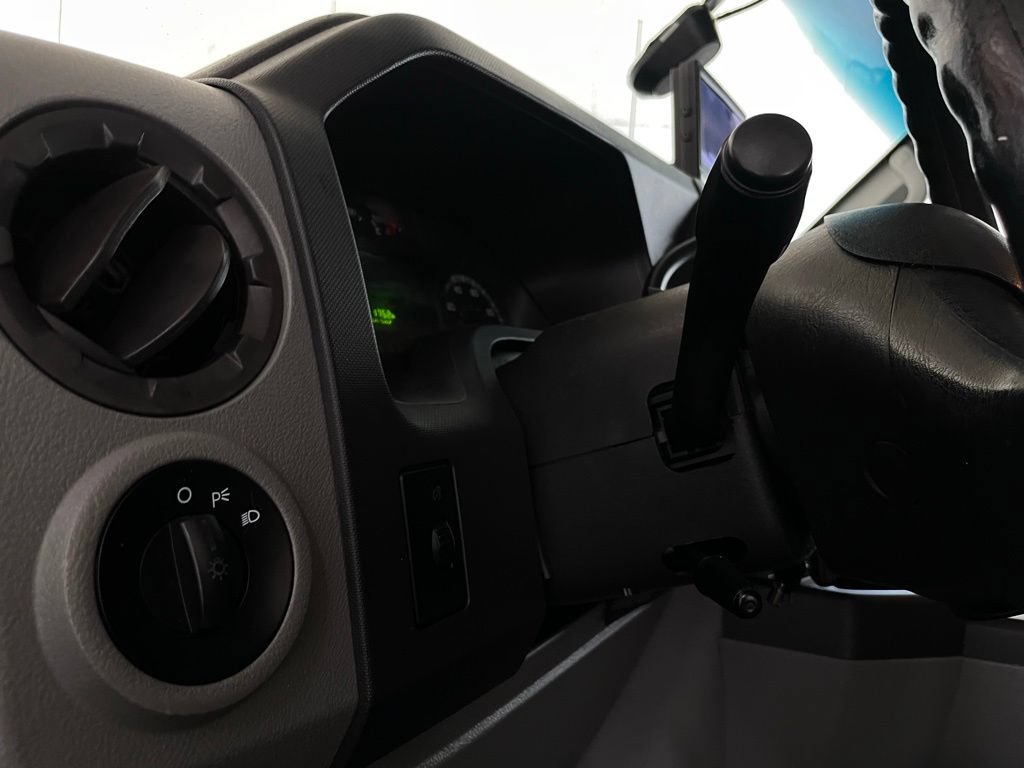 Used 2013 Ford E-450 and Econoline 450 Super Duty w/ PWR Locks & Windows Group RWD image 31