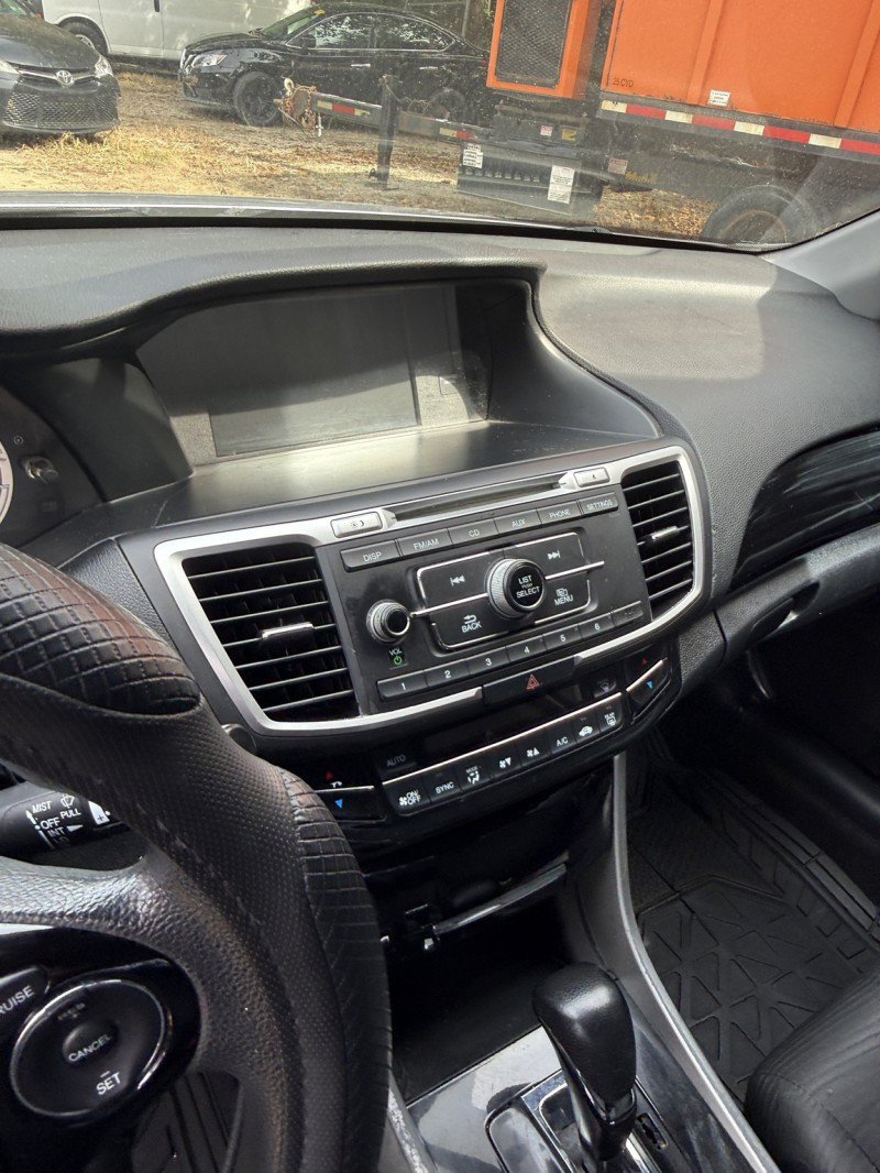 Used 2017 Honda Accord LX image 11