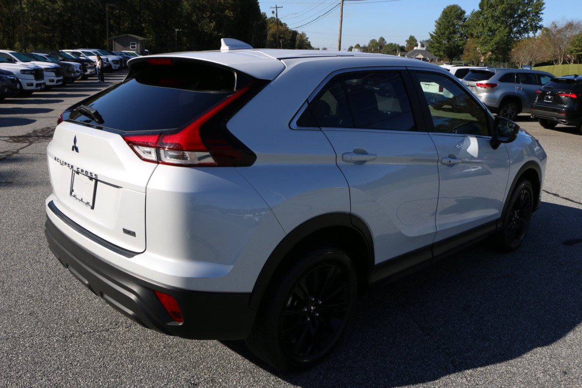 Used 2024 Mitsubishi Eclipse Cross LE AWD/4WD image 8