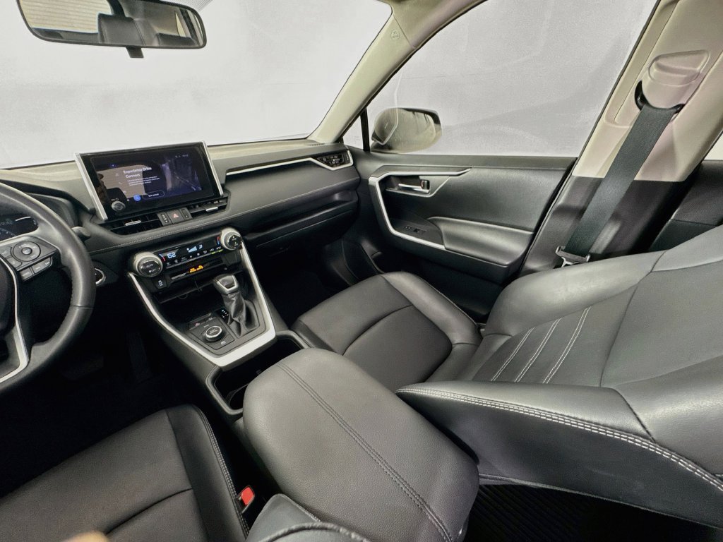 Used 2023 Toyota RAV4 XLE Premium AWD/4WD image 28