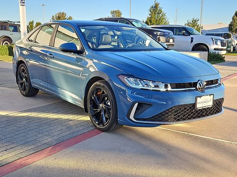 New 2026 Volkswagen Jetta SE image 5