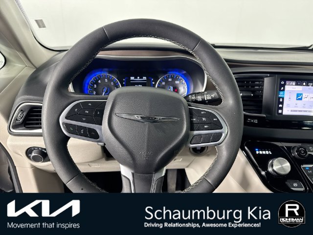Used 2023 Chrysler Voyager LX FWD image 10