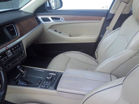 Used 2015 Hyundai Genesis 3.8 w/ Option Group 04 image 17