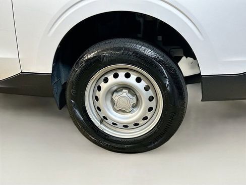 Certified 2025 Ford Maverick XL w/ Equipment Group 101A image 8