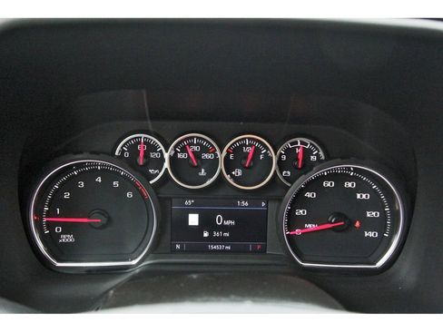 Used 2021 Chevrolet Suburban LT w/ Rear Media and Nav Package image 8