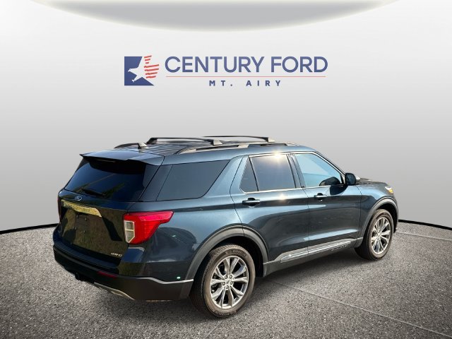 Used 2022 Ford Explorer XLT w/ Equipment Group 202A AWD/4WD image 3