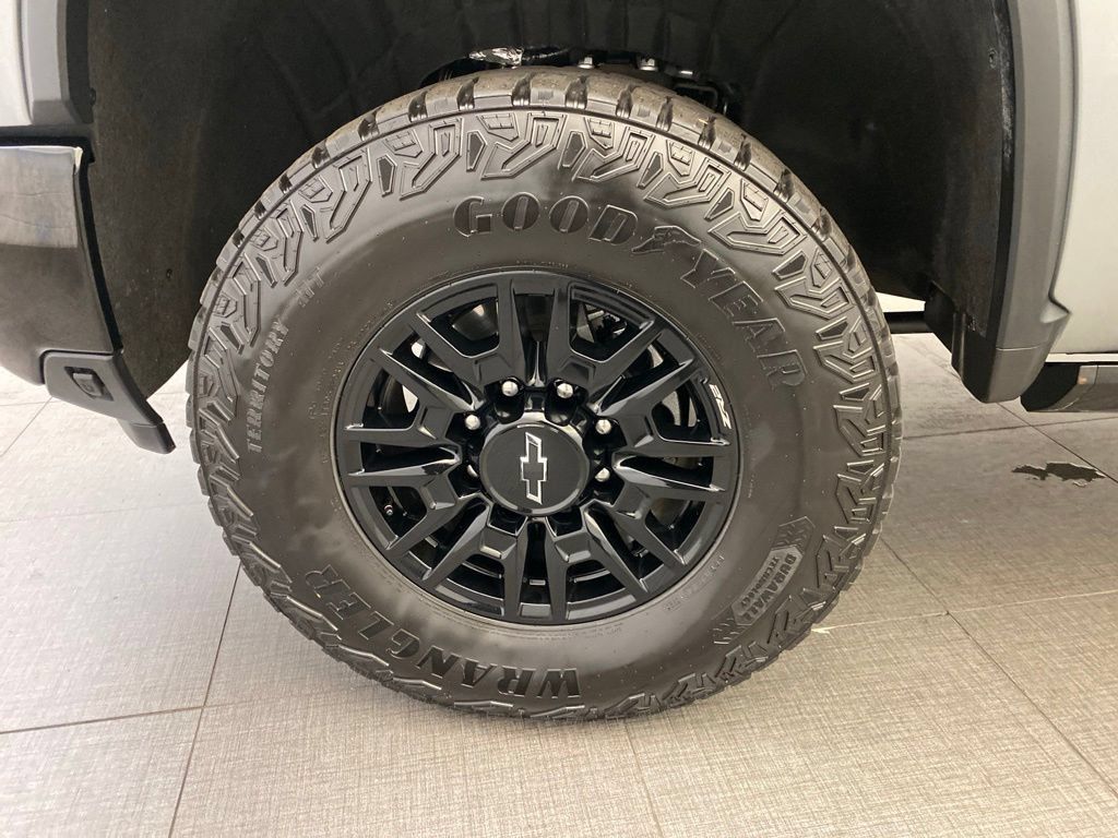 Used 2026 Chevrolet Silverado 2500 ZR2 AWD/4WD image 10