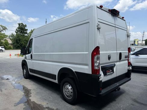 Used 2021 RAM ProMaster 2500 w/ Convenience Group image 2