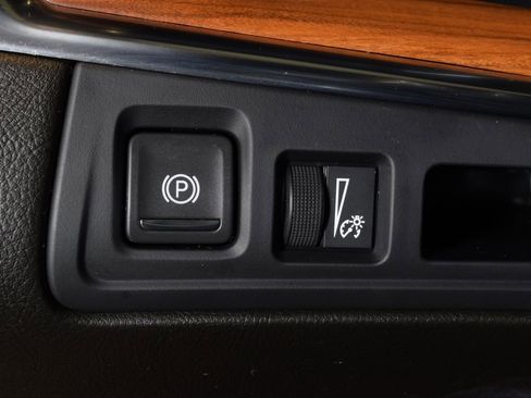 Used 2021 Cadillac XT5 Premium Luxury w/ LPO, Floor Liner Package AWD/4WD image 17
