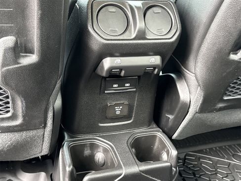 Used 2023 Jeep Gladiator Rubicon w/ LED Lighting Group image 11