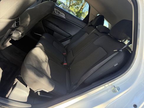 Used 2025 Kia Sportage LX image 32