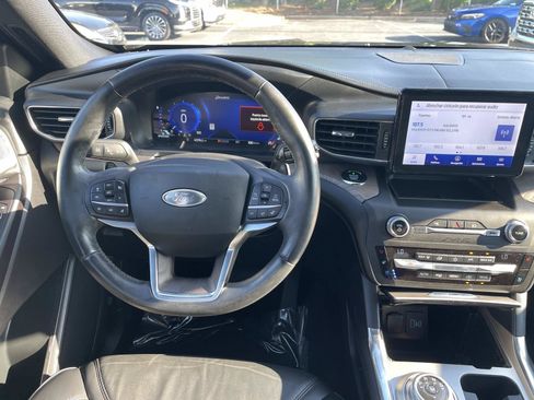 Used 2020 Ford Explorer Platinum AWD/4WD image 16