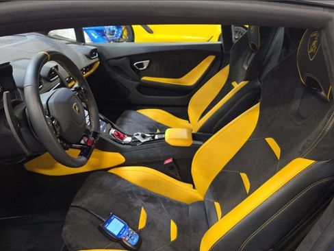 Used 2023 Lamborghini Huracan Tecnica RWD image 4