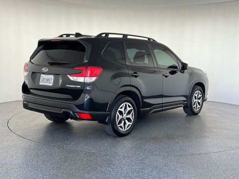 Used 2024 Subaru Forester Premium AWD/4WD image 4