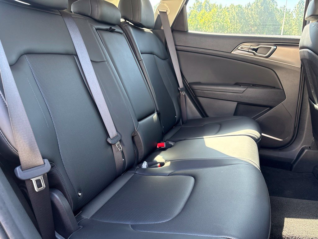 Used 2023 Kia Sportage EX FWD image 12