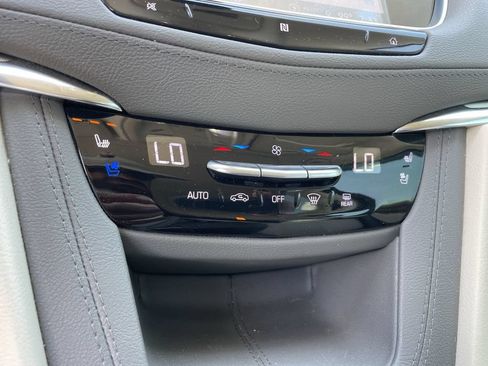 Used 2021 Cadillac XT5 Premium Luxury FWD image 32