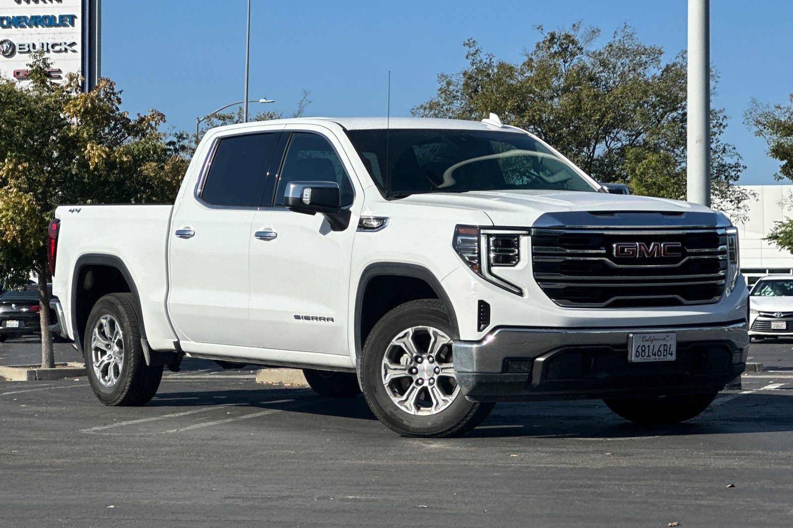 Used 2025 GMC Sierra 1500 SLT AWD/4WD image 2