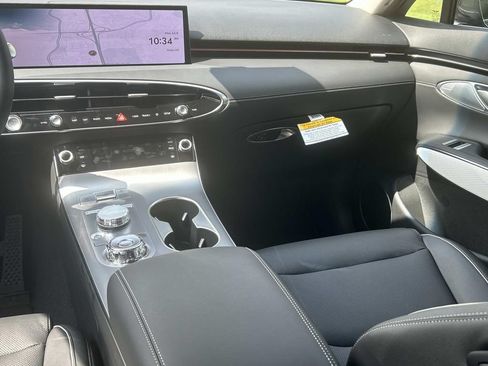 New 2026 Genesis GV70 2.5T Advanced w/ G1 Accessory Package AWD/4WD image 26