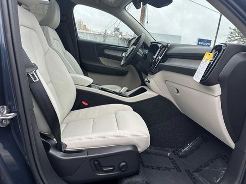 New 2026 Volvo XC40 B5 Ultra w/ Climate Package image 10