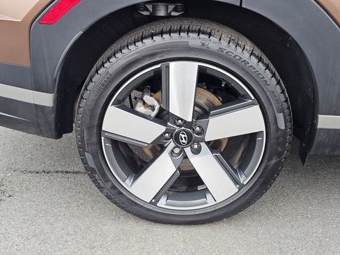 Used 2024 Hyundai Santa Fe Limited image 9