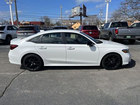 Used 2025 Honda Civic Sport image 11