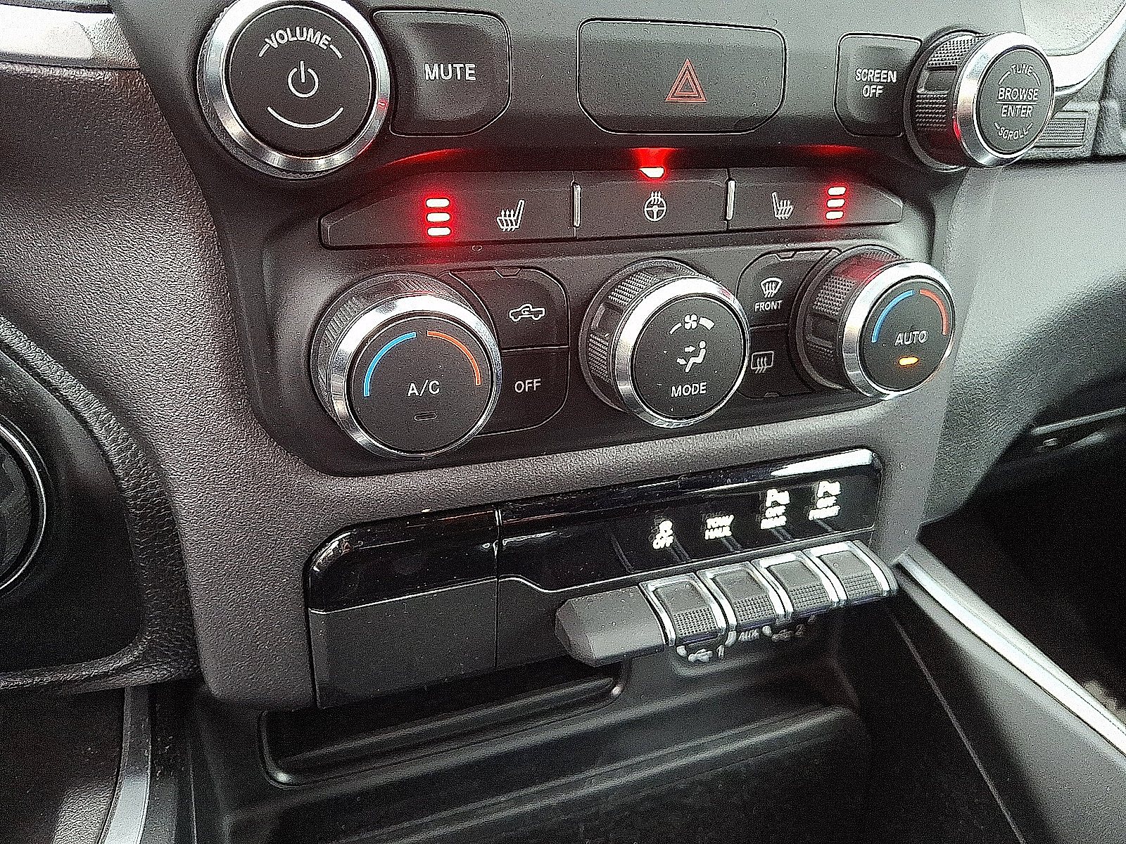 Used 2022 RAM 1500 Big Horn AWD/4WD image 16