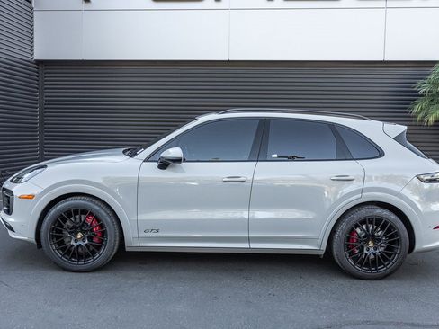 Certified 2023 Porsche Cayenne GTS image 2