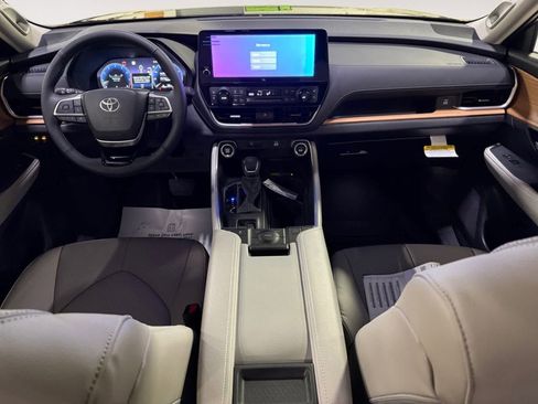 New 2026 Toyota Grand Highlander Limited image 10