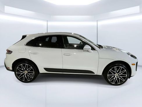 Certified 2026 Porsche Macan AWD/4WD image 8