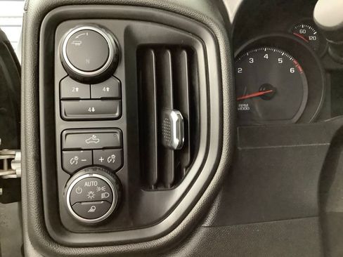 Used 2021 Chevrolet Silverado 2500 Custom w/ Custom Value Package AWD/4WD image 15