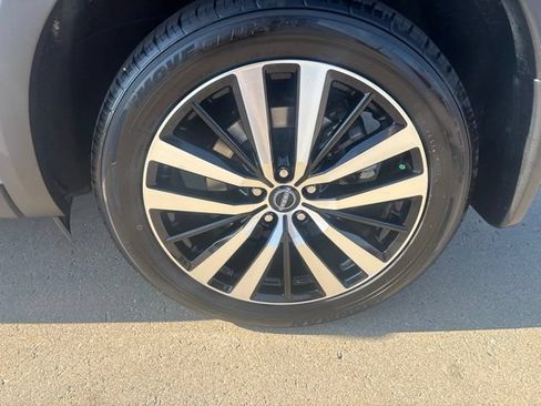 Used 2023 Nissan Pathfinder Platinum AWD/4WD image 15